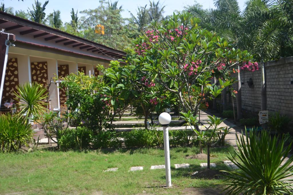 Kiayazo Hotel Gili Trawangan Exterior photo