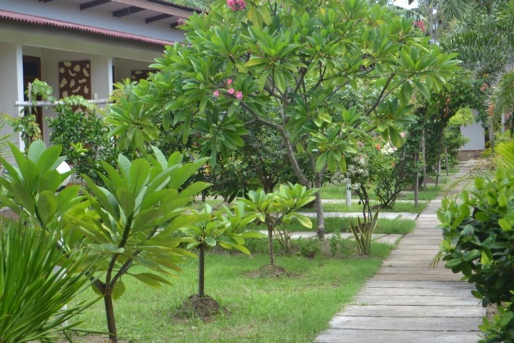 Kiayazo Hotel Gili Trawangan Exterior photo